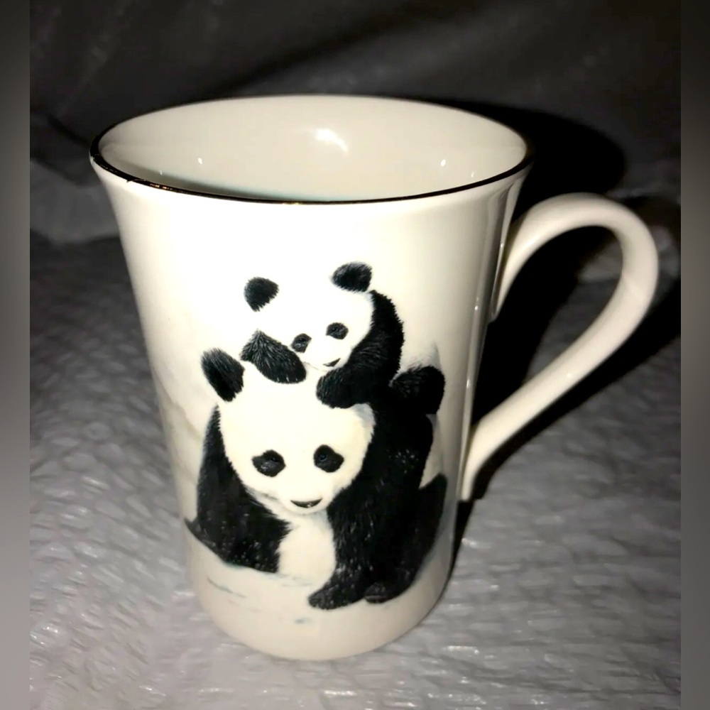 Berkshire Mug Coffee Cup China England Panda Bear Mom Baby Animals